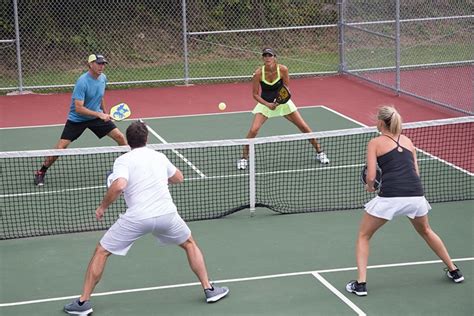 How to Play Pickleball: A Guide for Beginners - NewsWingz