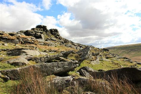 Hiking in Dartmoor National Park - Southwestrambler.com