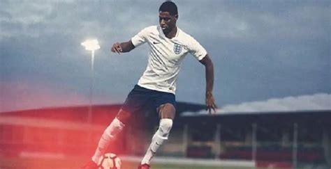 Marcus Rashford - Footballer, Family, Family - Marcus Rashford Biography