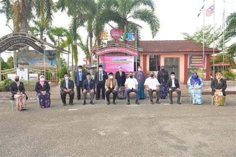 Lawatan Pengarah Yayasan Terengganu ke Sekolah Menengah Imtiaz Yayasan ...