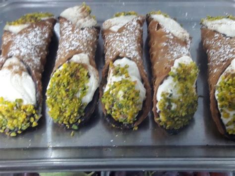 best-cannoli-In-sicily - Tuscany Tours