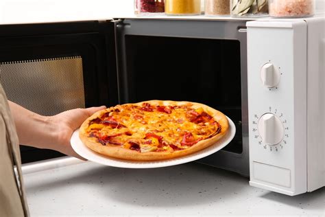 Effortlessly Make Pizza in the Microwave with These Simple Steps ...