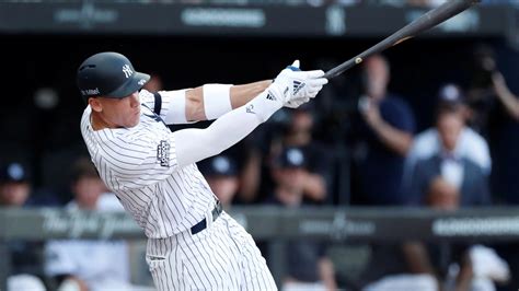 NY Yankees great has dire warning for Aaron Judge as slugger set to decide whether to stay in ...