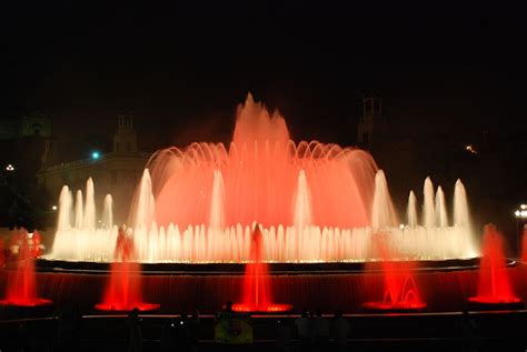 The History Of The Magic Fountain Of Montjuïc In 1 Minute