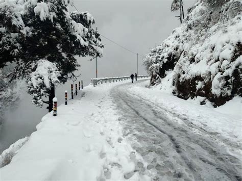 Season's heaviest snowfall in Uttarakhand