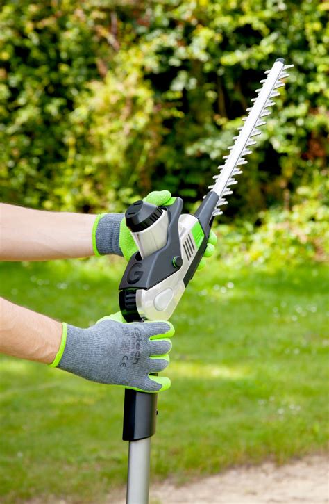 Long Reach Hedge Trimmer HT50 | Telescopic hedge trimmer | Gtech