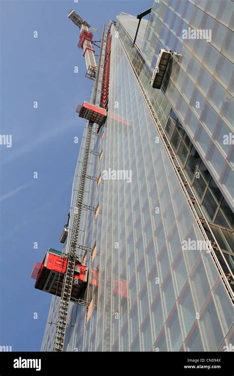 The shard construction hi-res stock photography and images - Alamy