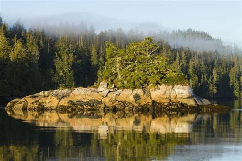 Johnstone Strait Destination - Boating the Johnstone Strait