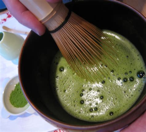 LIFE OF LINUZ: Tea ceremony - making matcha