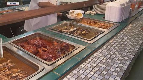 Black-owned soul food restaurant celebrates 50 years in Chicago - YouTube