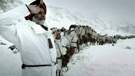 Indisn army at Siachen glacier sing vande mataran song heart touching video -50 degree ...