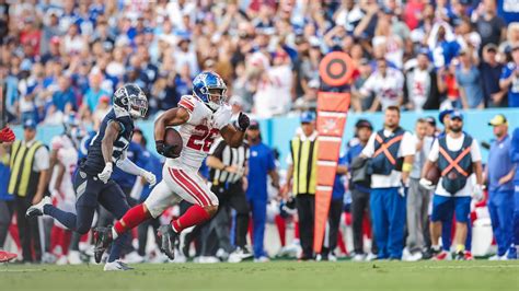 Saquon Barkley with explosive 33-yard run | Giants vs. Titans Highlights