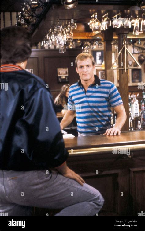 WOODY HARRELSON, CHEERS, 1982 Stock Photo - Alamy