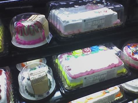 Return of the Small Cakes at Kroger | Not quite the famous A… | Flickr