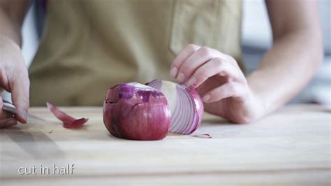 How to Slice Onions - YouTube