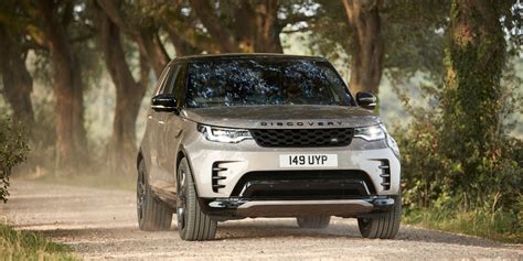 2021 Land Rover Discovery Review, Pricing, and Specs