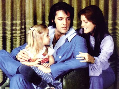 Lovely Photos of Elvis Presley With His Wife Priscilla and Their Daughter Lisa-Marie, 1973 ...