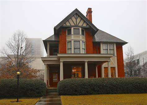 Sweet Southern Days: Margaret Mitchell House - Birthplace of "Gone With The Wind."