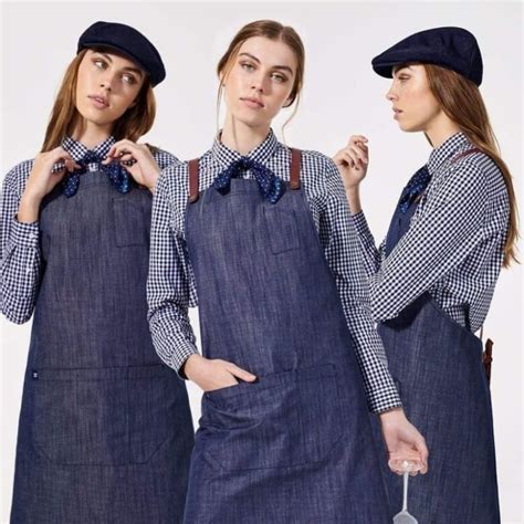 How Do Modern Restaurant Uniforms Look Like - Demotix.com