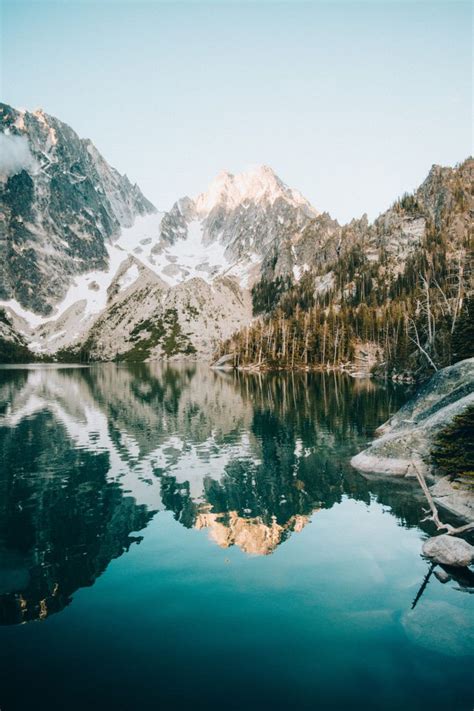 Colchuck Lake Hike: What To Expect During Sunrise - The Mandagies ...