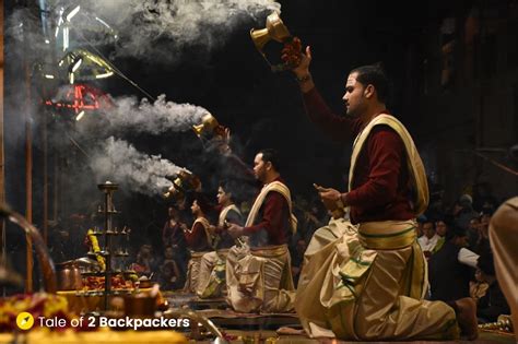 Start-of-Varanasi-Ganga-Aarti | Tale of 2 Backpackers