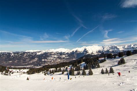 Ski Chalets in Samoens | Catered Ski Chalets | Alpenglow