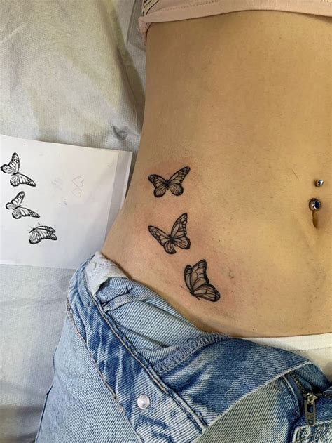 Farfalle tattoo | Idee per tatuaggi, Tatuaggi pancia, Bozze per tatuaggi