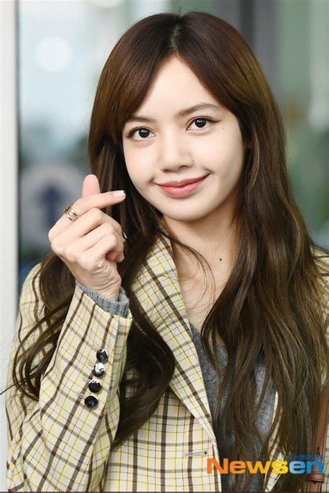 7 Things BLACKPINK Lisa's Facial Features Say About Her Personality - Koreaboo