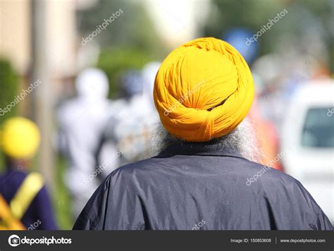 Sikh man with turban and long white beard — Stock Photo © ChiccoDodiFC ...