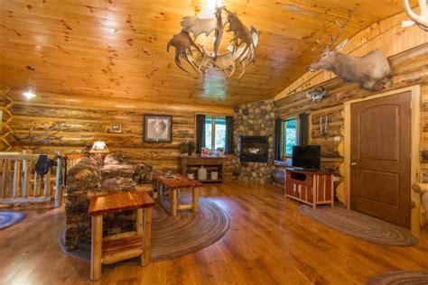 You'll Never Forget Your Stay In These 7 One Of A Kind Indiana Cabins | Nashville indiana, Brown ...