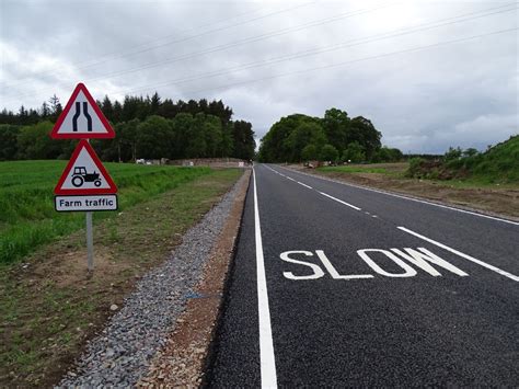 File:B9090 White Bridge realignment - Road narrows and farm traffic signs.jpg - Roader's Digest ...