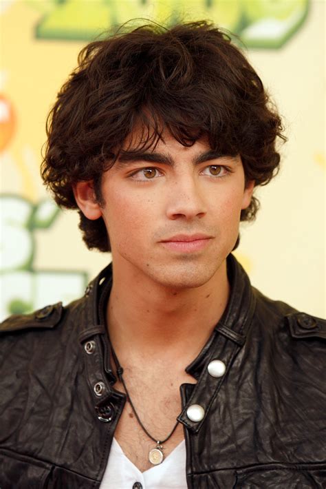 22 Pictures That Show Joe Jonas' Dramatic Hair Journey