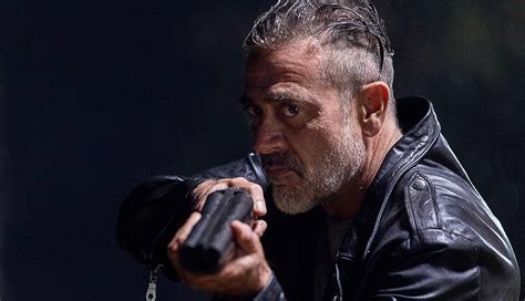 Negan Becomes The New Alpha In Walking Dead Episode 1014 Scene ...