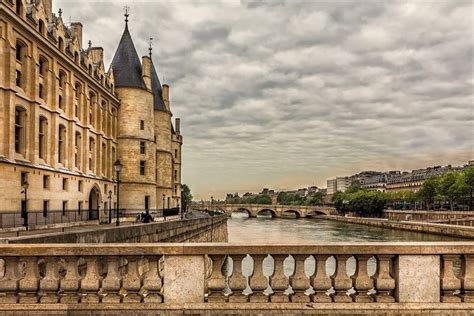 The Medieval Heart Of Paris - History Walk (Small Group Tour): Triphobo