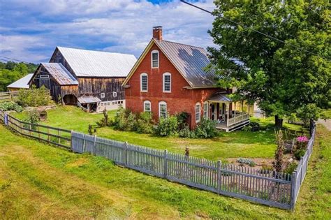 1824 Farmhouse In Tunbridge Vermont — Captivating Houses