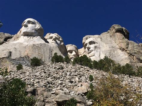 Mount Rushmore | South Dakota – NON STOP TRAVELLING