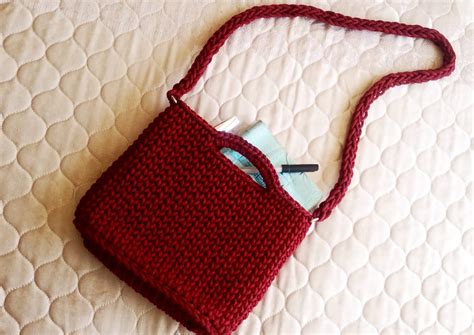 Crochet crossbody bag pattern: The Bubbly crossbody bag-Mirrymascrafts