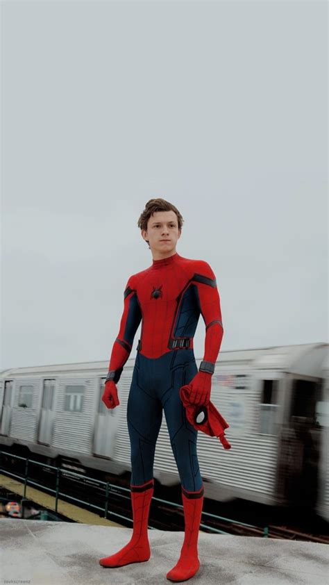 Spider-Man Wallpaper Peter Parker Wallpaper | Mannequin homme jeune, Avengers personnages ...