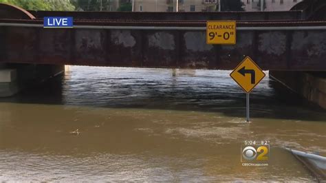 Roads Close As The Des Plaines River Remains Flooded - YouTube