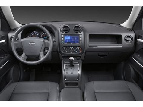 2010 Jeep Patriot: 14 Interior Photos | U.S. News