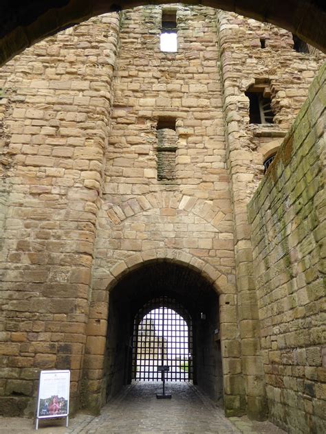 Tynemouth Castle | The majestic ruins of Tynemouth Priory an… | Flickr