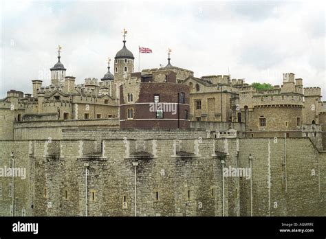 Tower of london prison cell hi-res stock photography and images - Alamy