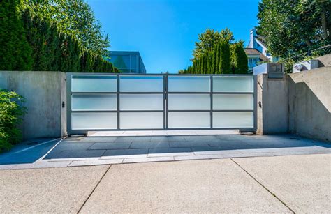 The Different Types of Automatic Gate Installation Services - Bay Area Lions Gate - Automatic ...