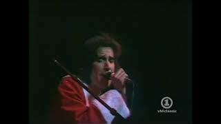 TV Live: The Kinks - "Father Christmas" Chords - Chordify