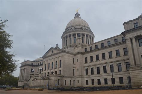 Mississippi State Capitol – Road Trip with John & Cathy