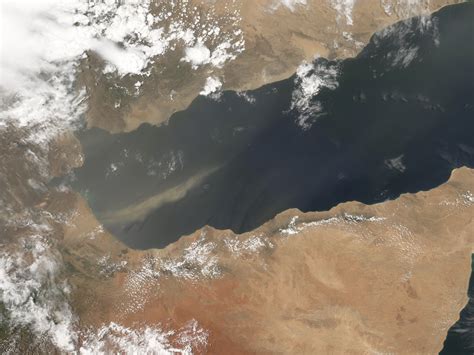 Dust Over the Gulf of Aden : Natural Hazards