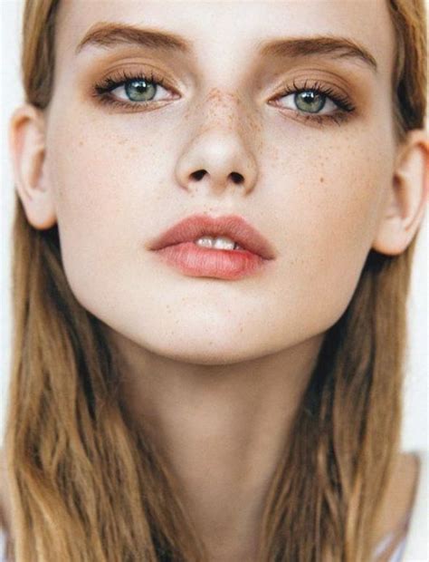 pale skin with freckles and earthy makeup | Fair skin makeup, Pale makeup, Pale skin makeup