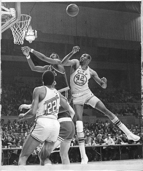 Warriors great Nate Thurmond dead at 74