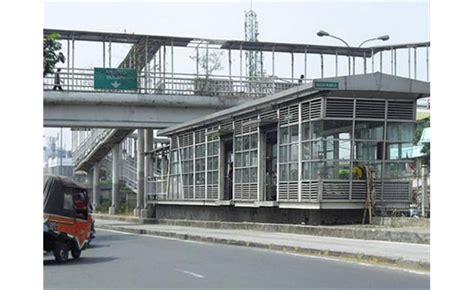 TransJakarta bus stops to be widened