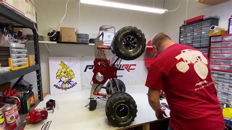 Primal RC Raminator Engine Removal [VIDEO] - RC Car Action